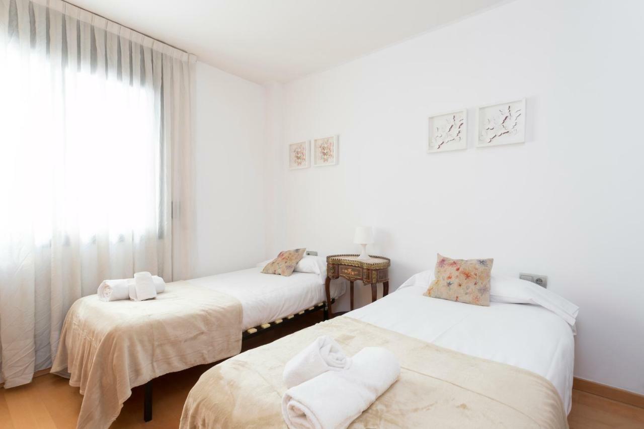 1217 - Pool And Beach Nice Apartment II Barcellona Esterno foto